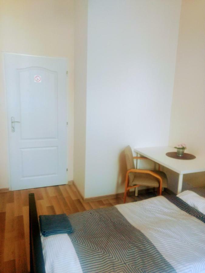 Irmas Hostel ปราก ภายนอก รูปภาพ